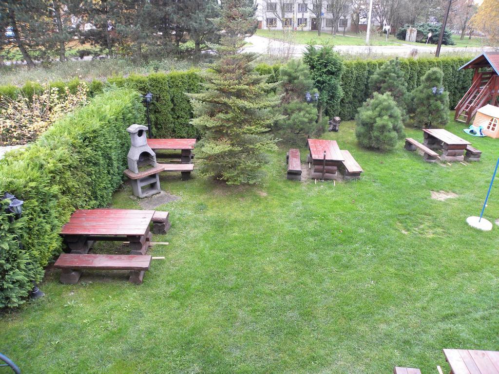 Penzion Relax Prievidza Exterior foto